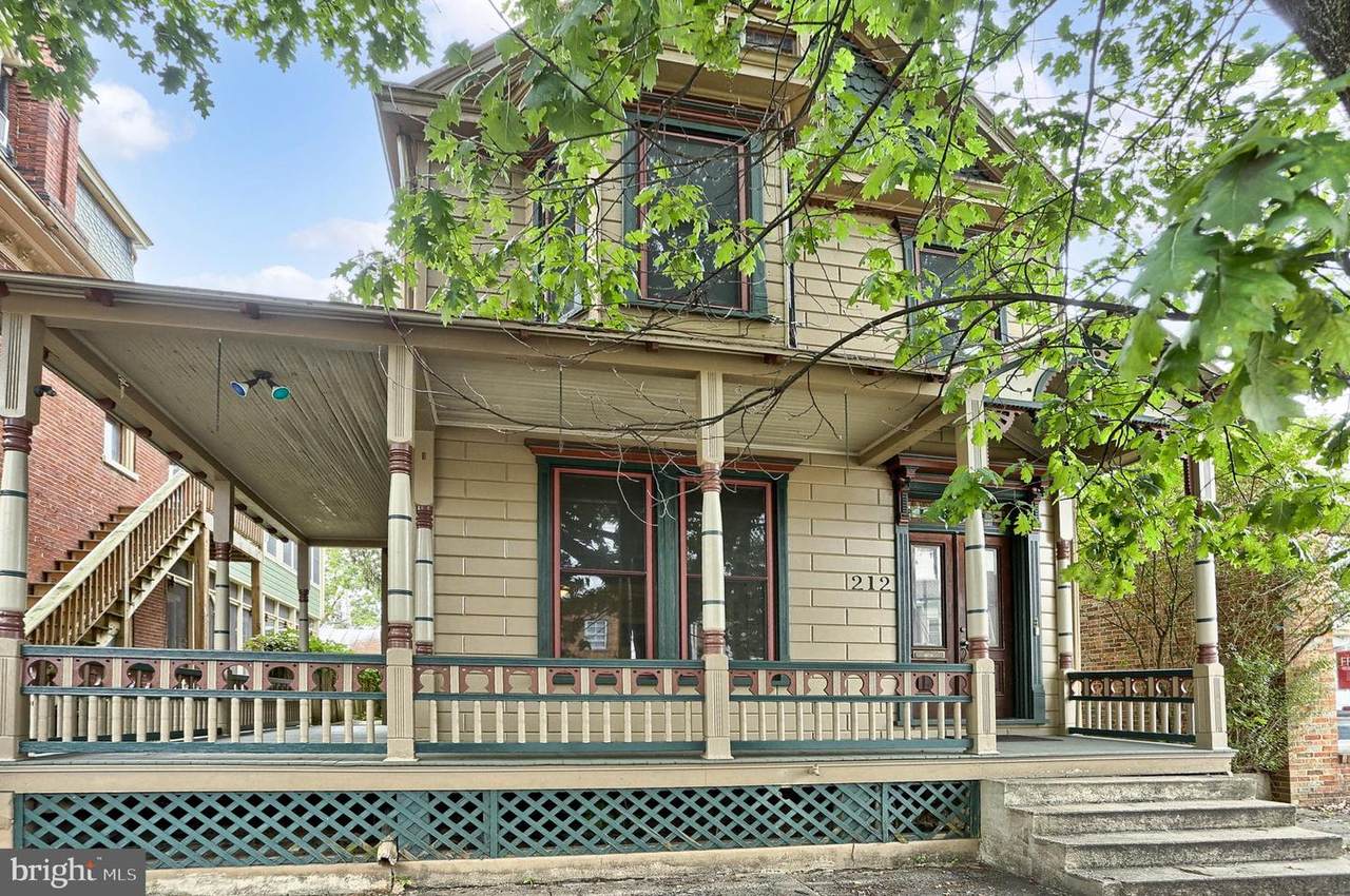 212 Hanover Street - Photo 1
