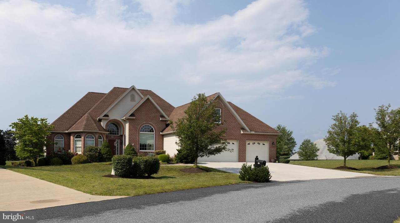 920 Cyprus Lane - Photo 1