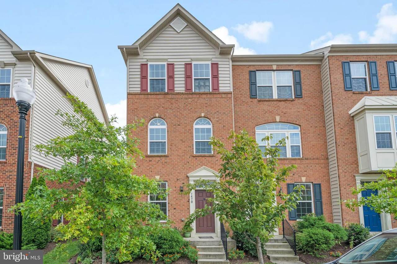 7470 Singers Way - Photo 1
