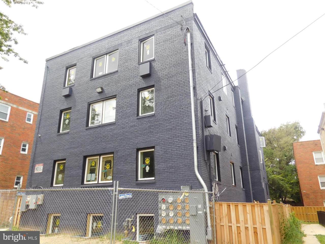 1907 18TH Street - Photo 1