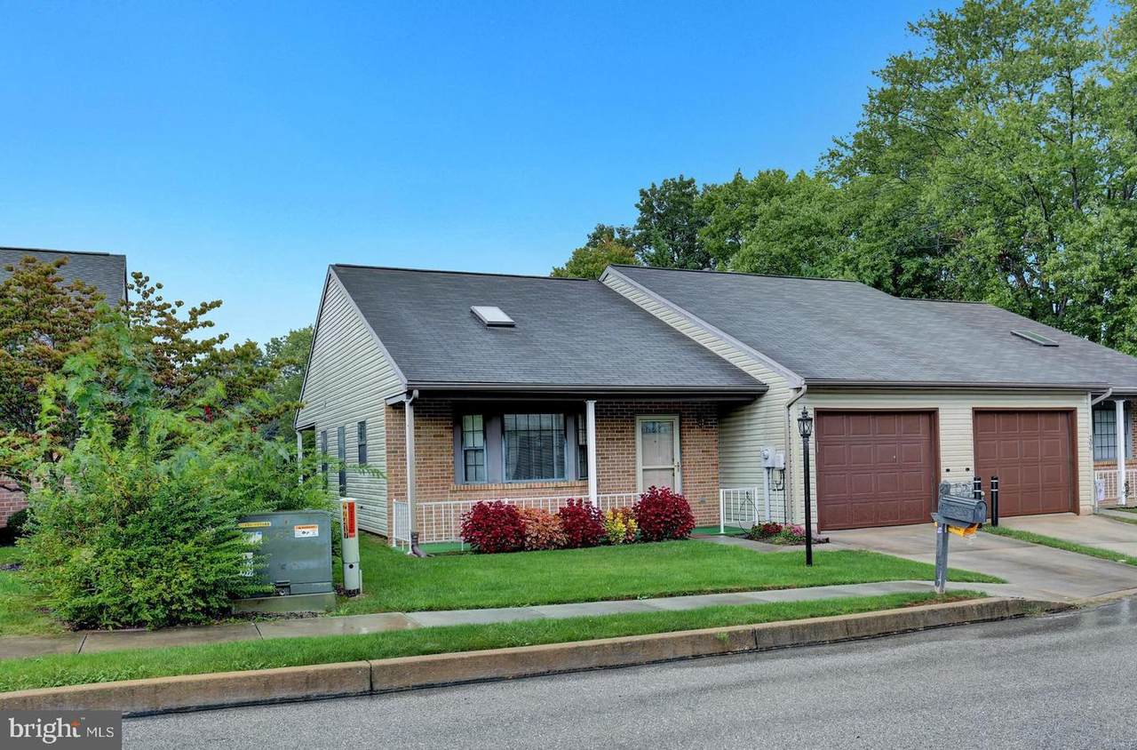 204 Adams Court - Photo 1