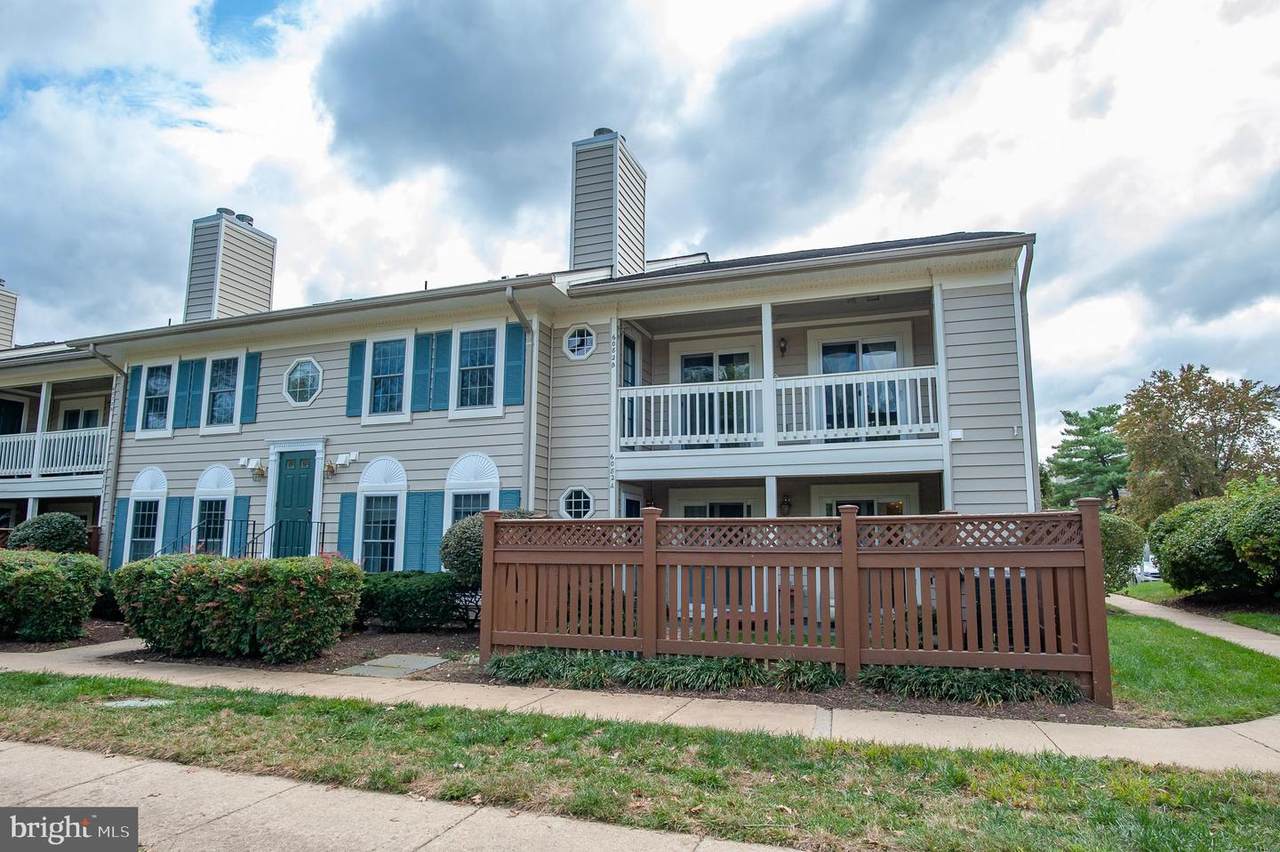 6082-B Essex House Square - Photo 1