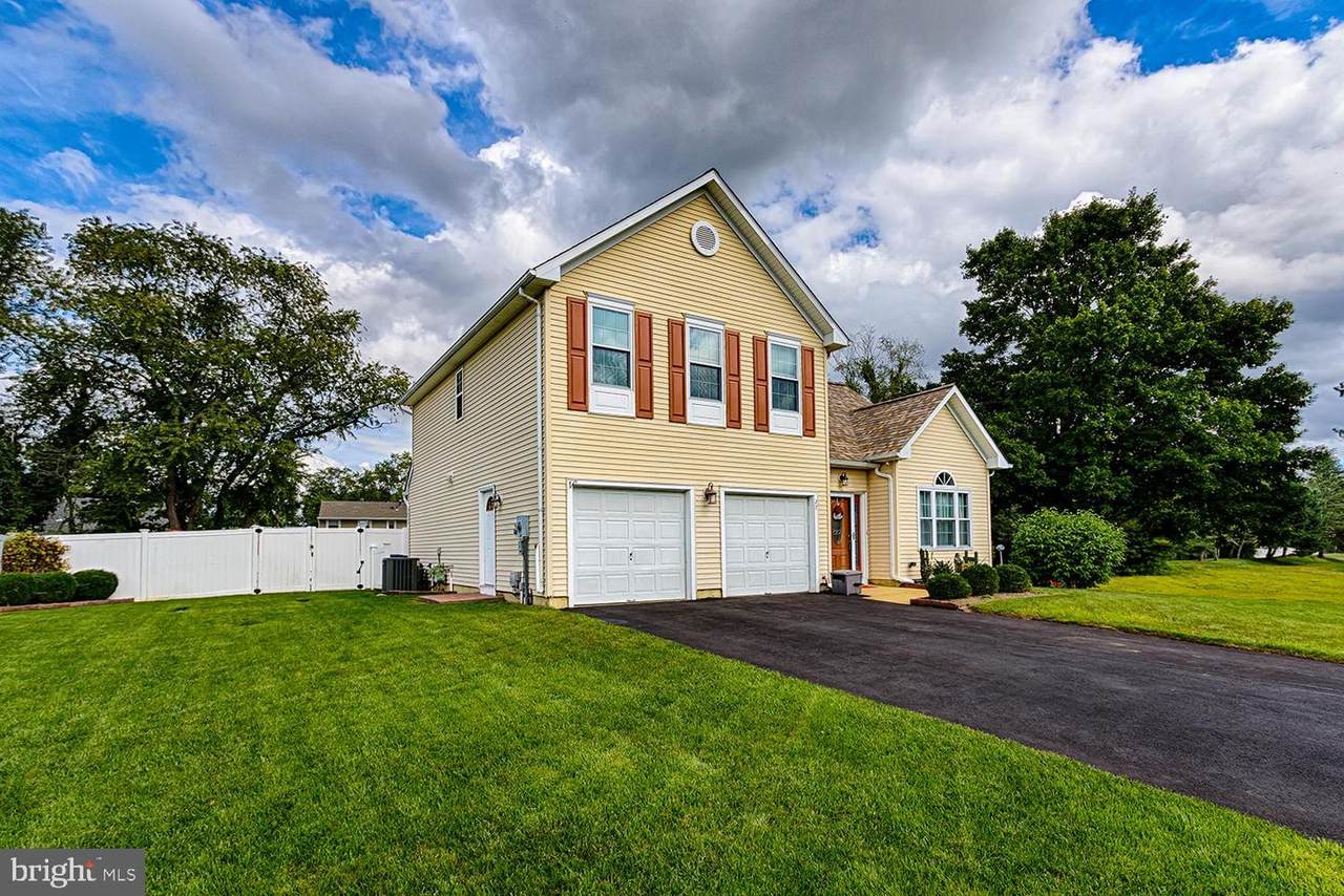27 Mahogany Drive - Photo 1