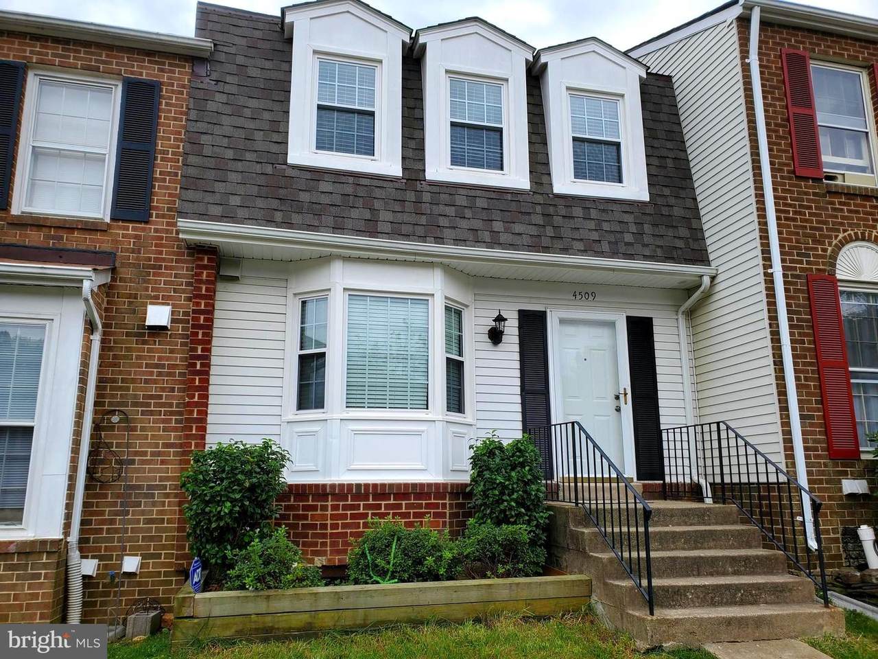4509 Sparrow Court - Photo 1