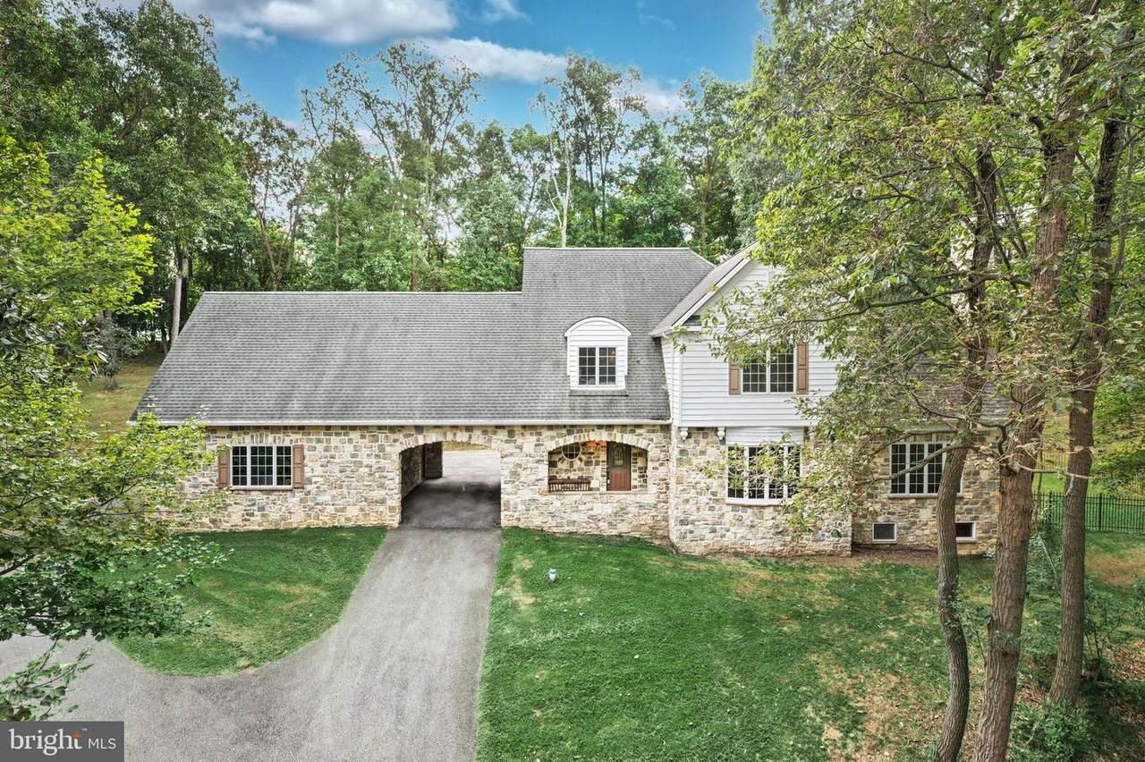 805 Aldinger Drive - Photo 1