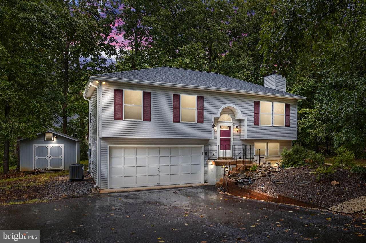 4207 Lakeview Parkway - Photo 1