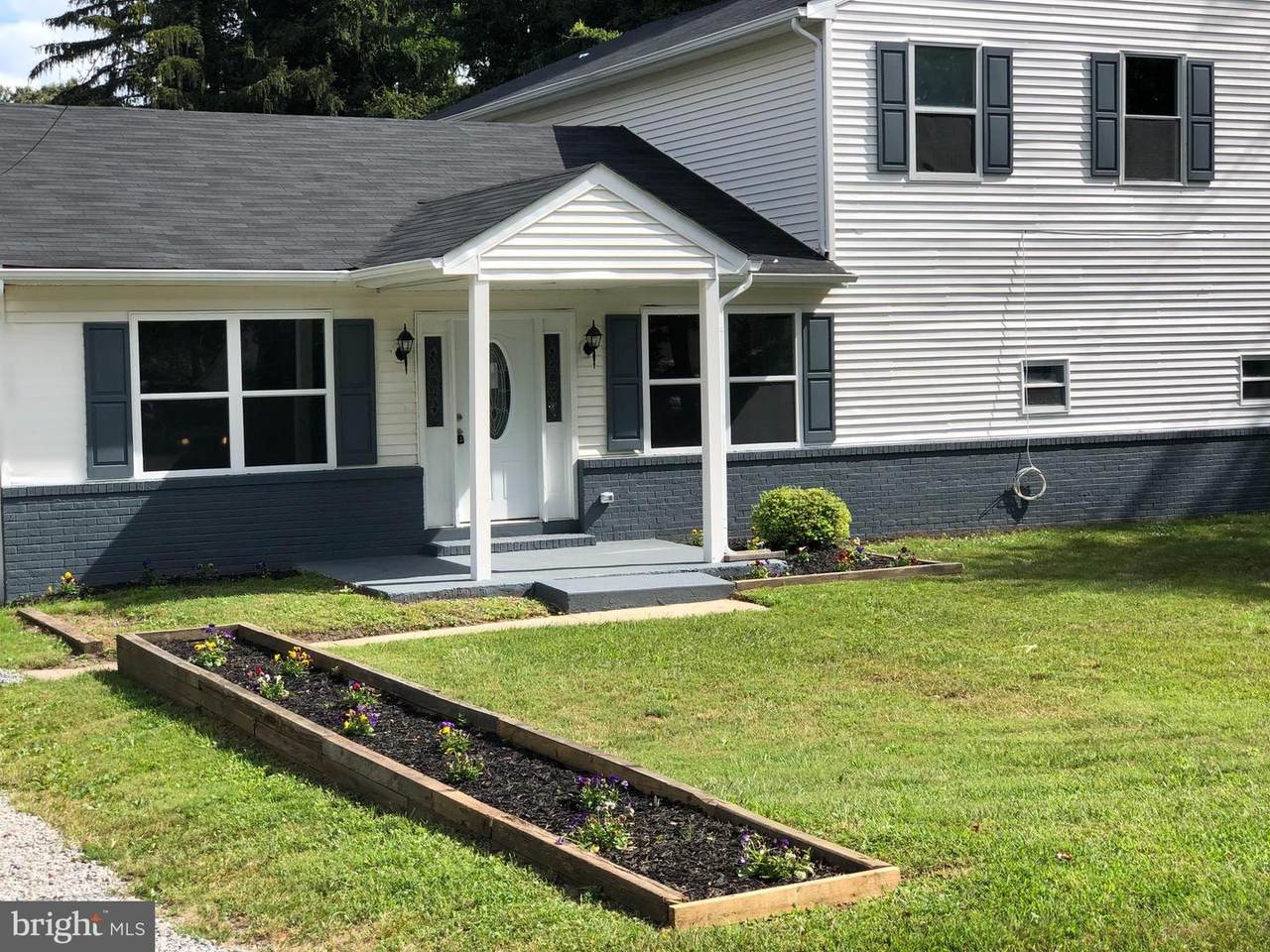 1060 Whitehall Road - Photo 1