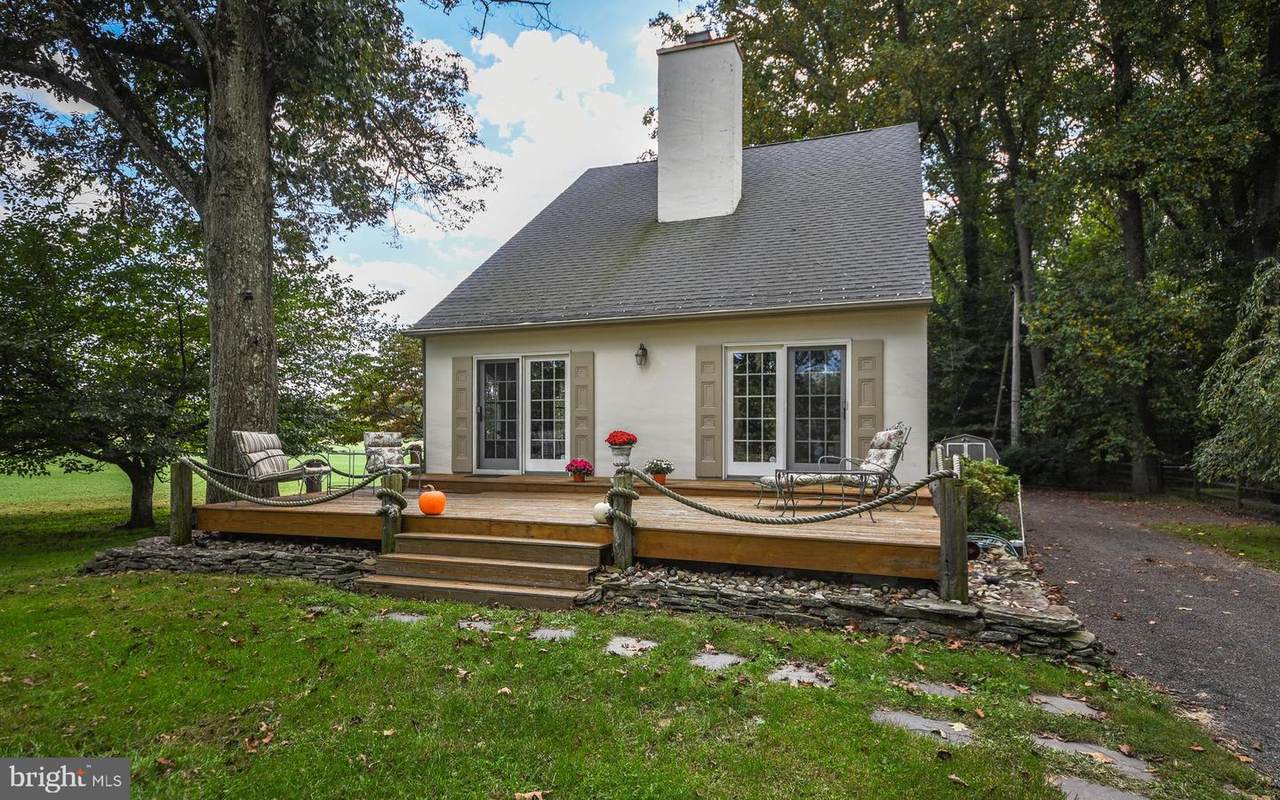 1215 River Road - Photo 1