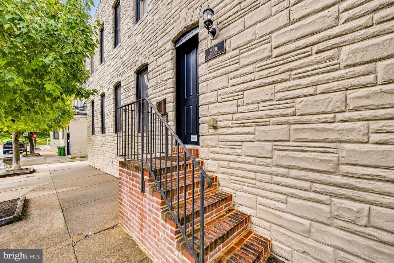 2900 Lombard Street - Photo 1