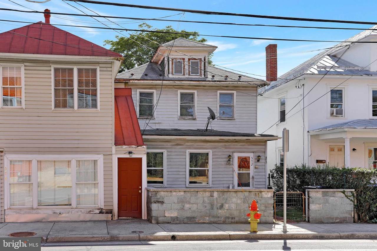 572 Loudoun Street - Photo 1
