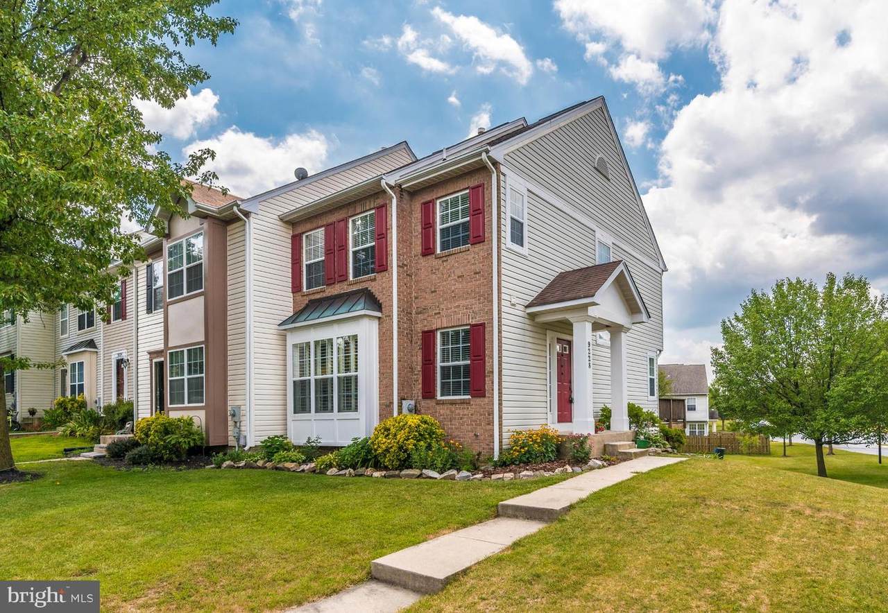 9228 Ridgefield Circle - Photo 1