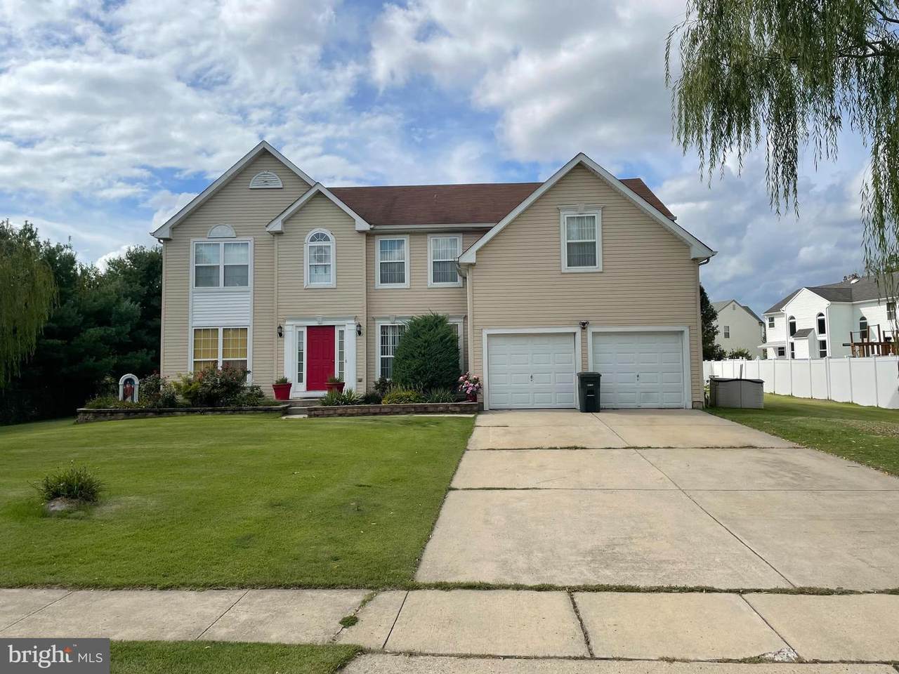 905 Clifton Drive - Photo 1