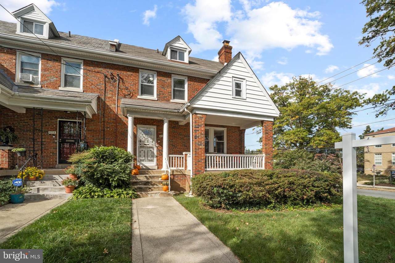 4318 10TH Street - Photo 1