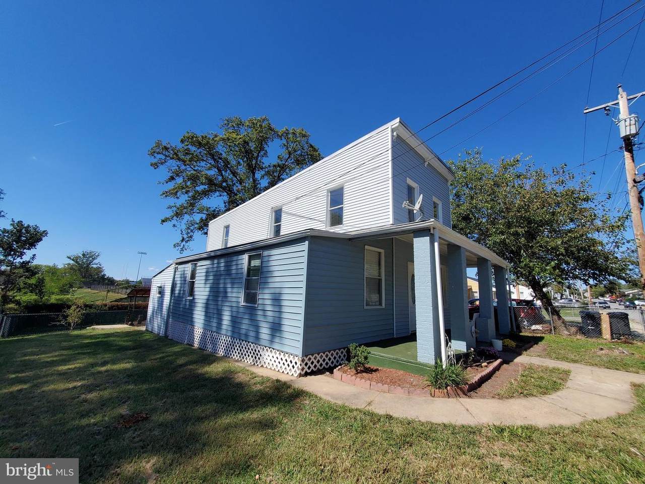 1806 Columbia Avenue - Photo 1