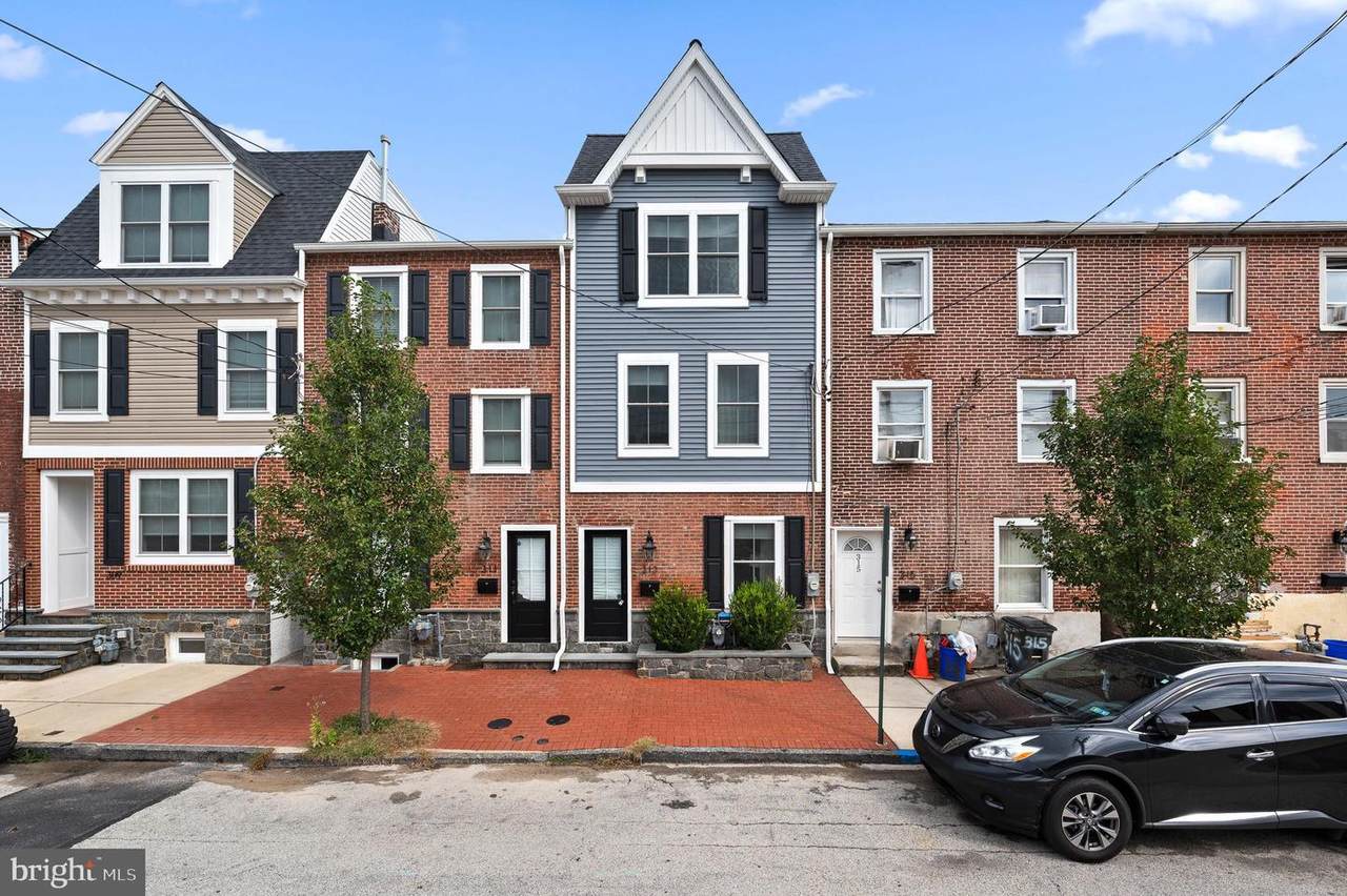 313 Adams Street - Photo 1
