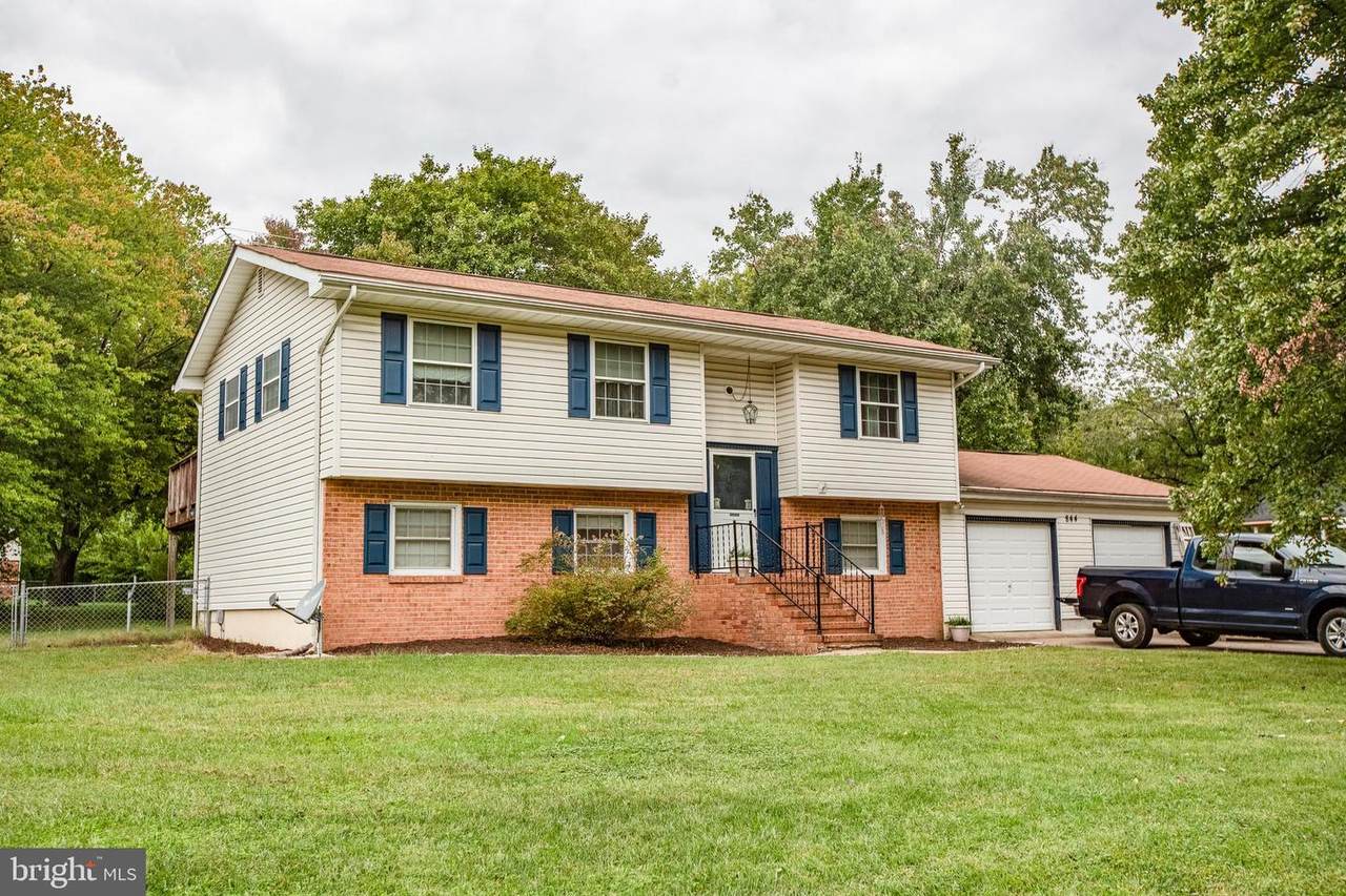 844 Salem Drive - Photo 1