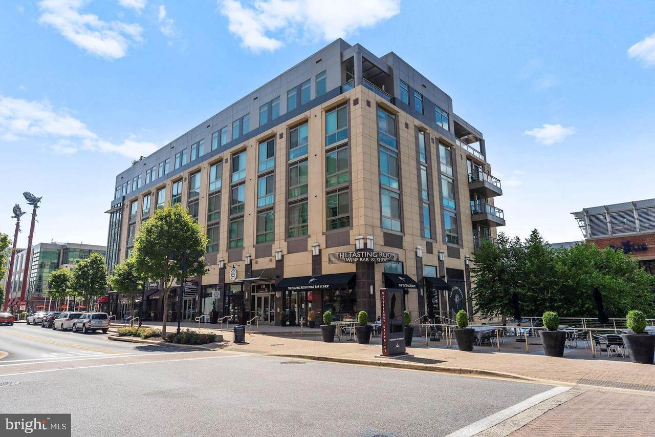 139 Waterfront Street - Photo 1
