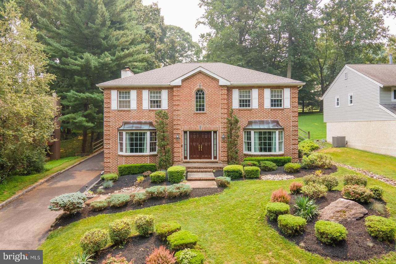933 Manatawna - Photo 1