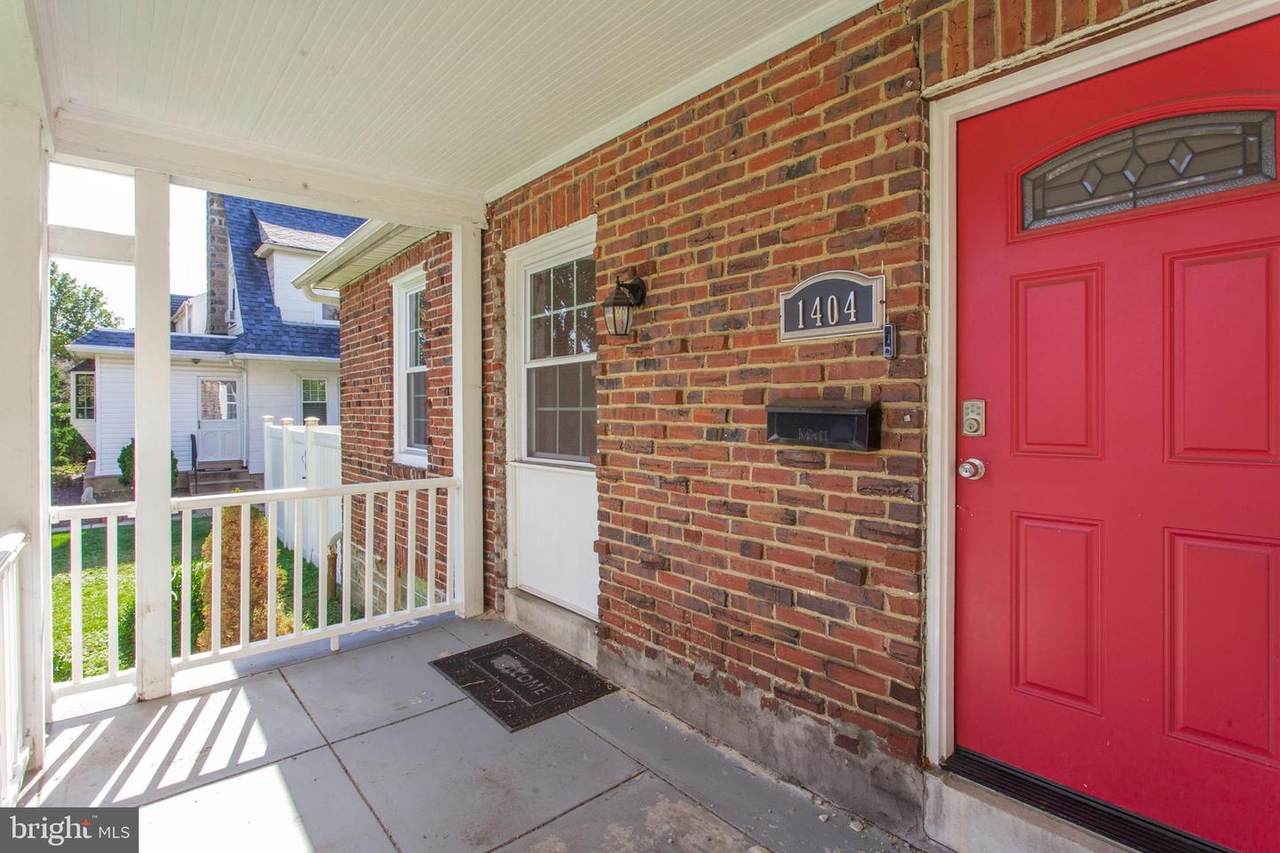 1404 Wellington Street - Photo 1