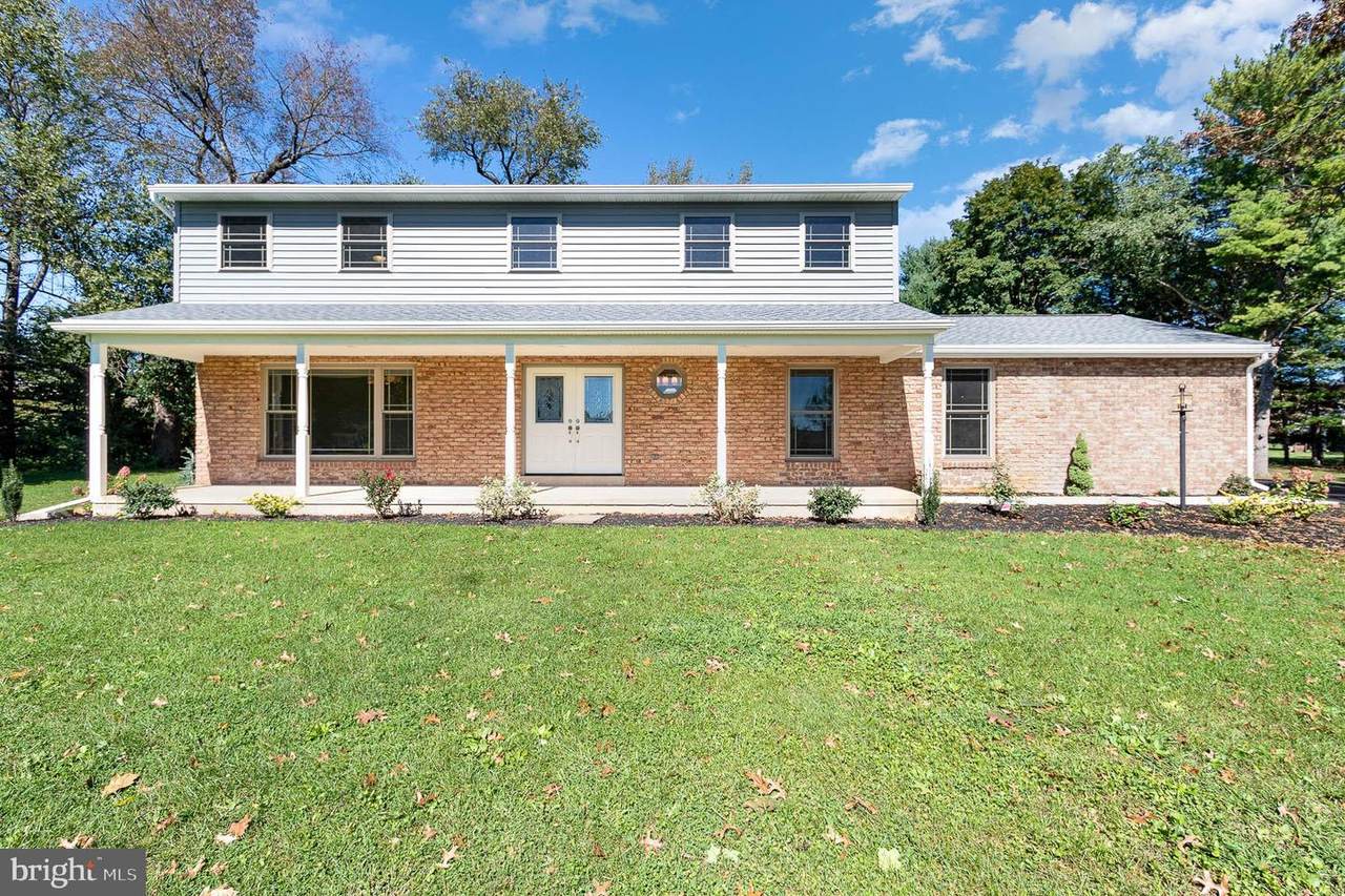 20 Stoneleigh Drive - Photo 1