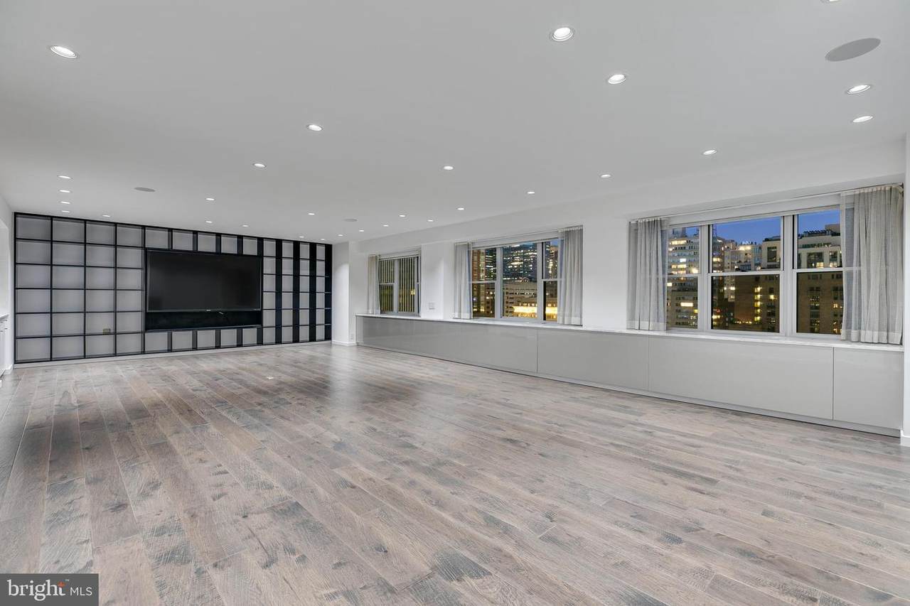 220 Rittenhouse Square - Photo 1