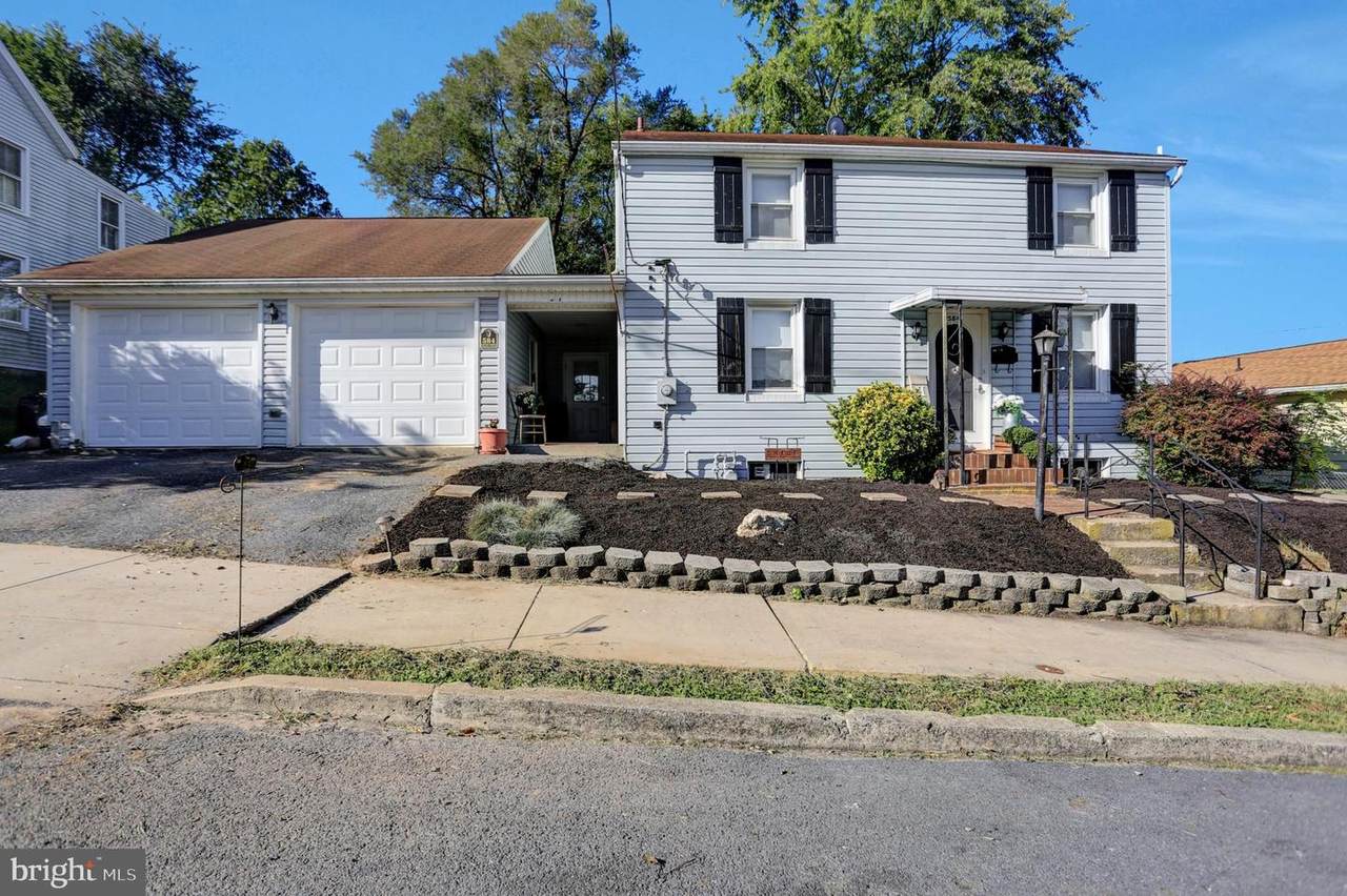 584 Center Street - Photo 1