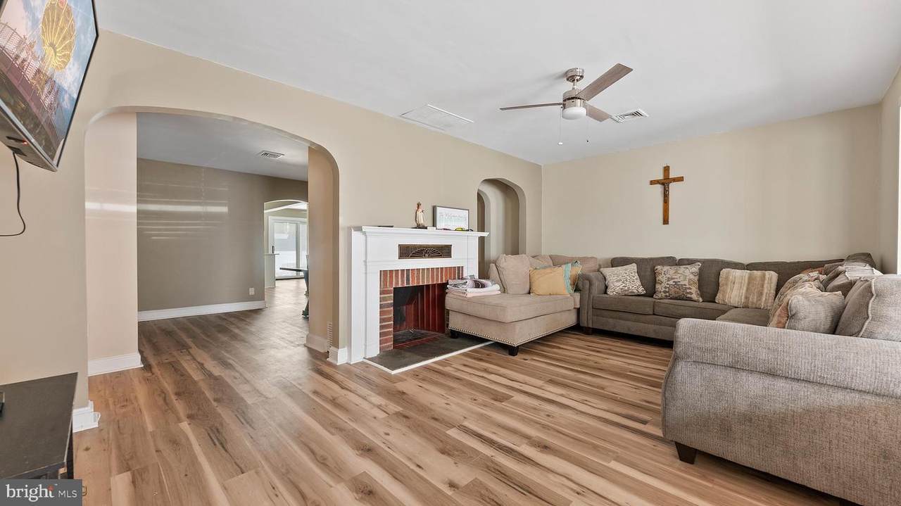 5407 Pacific Avenue - Photo 1