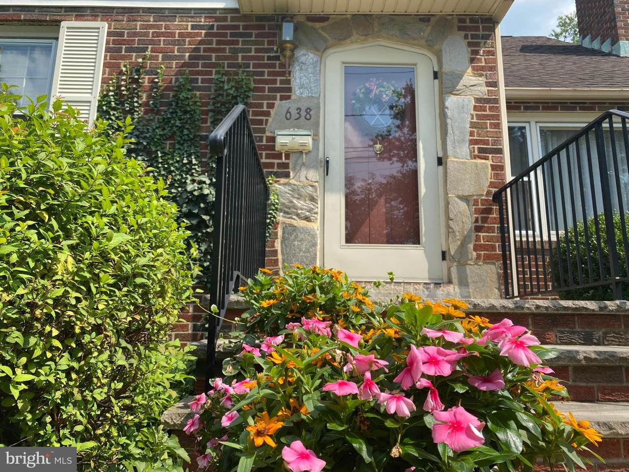 638 Winsor Street - Photo 1