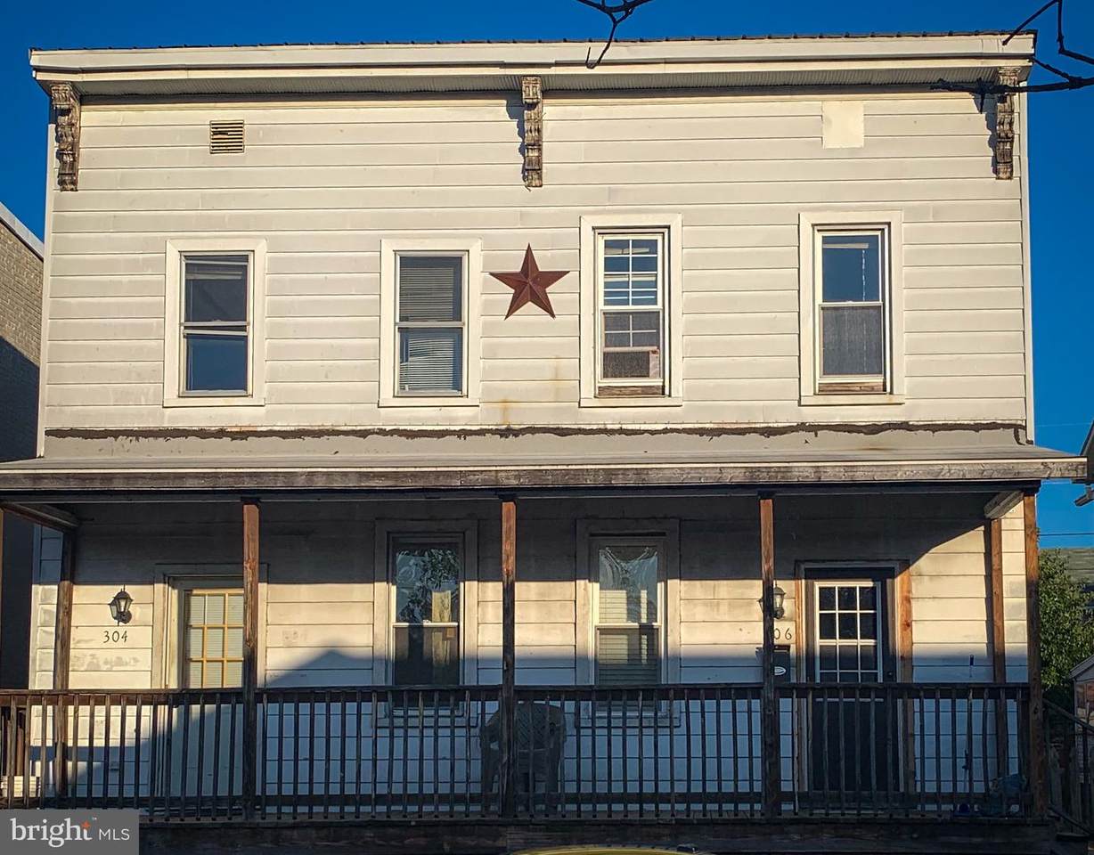 304 Arch Street - Photo 1