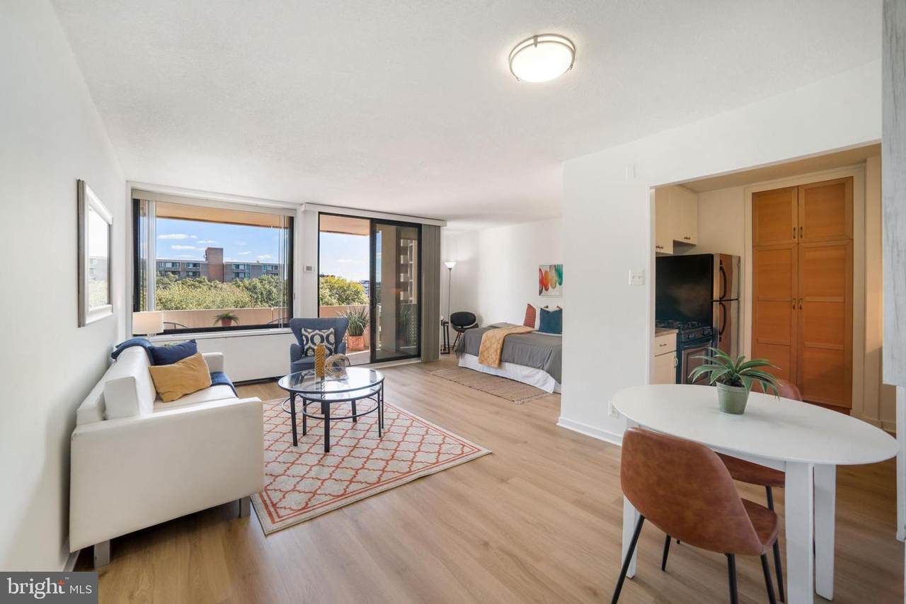 429 N Street - Photo 1
