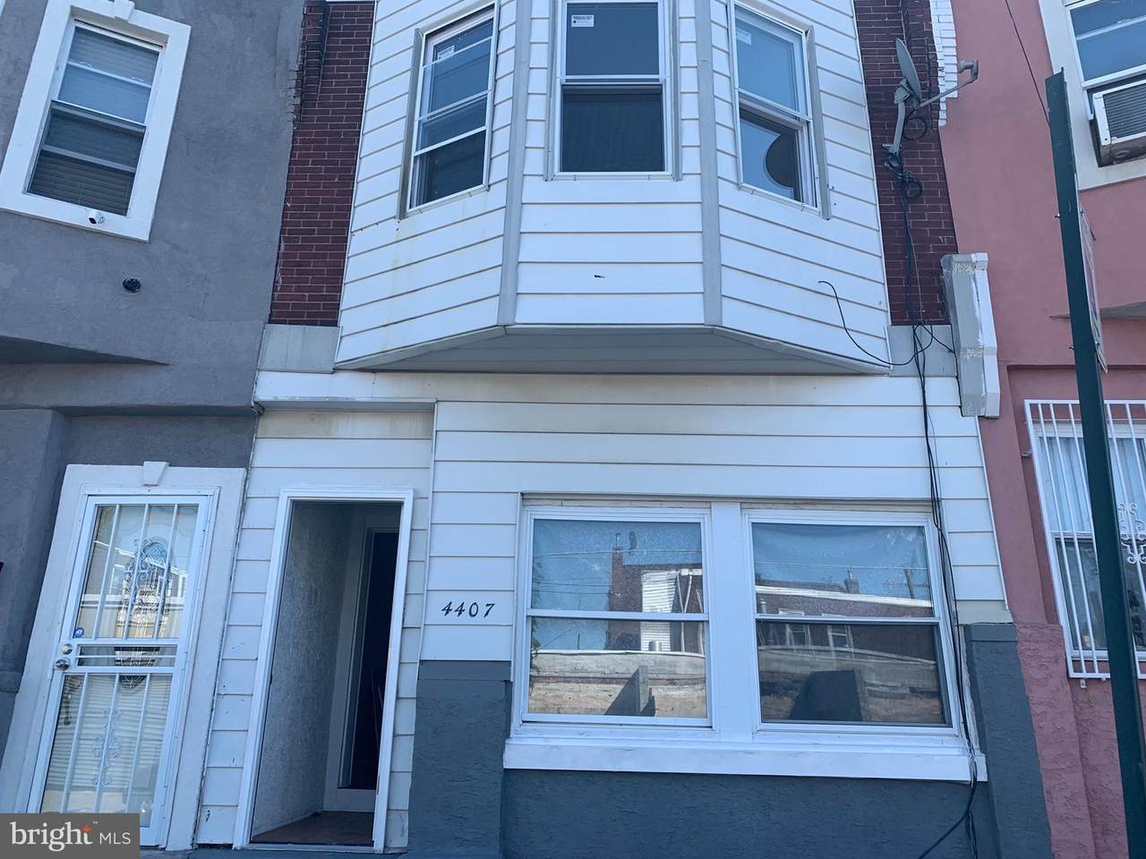 4407 4TH Street - Photo 1