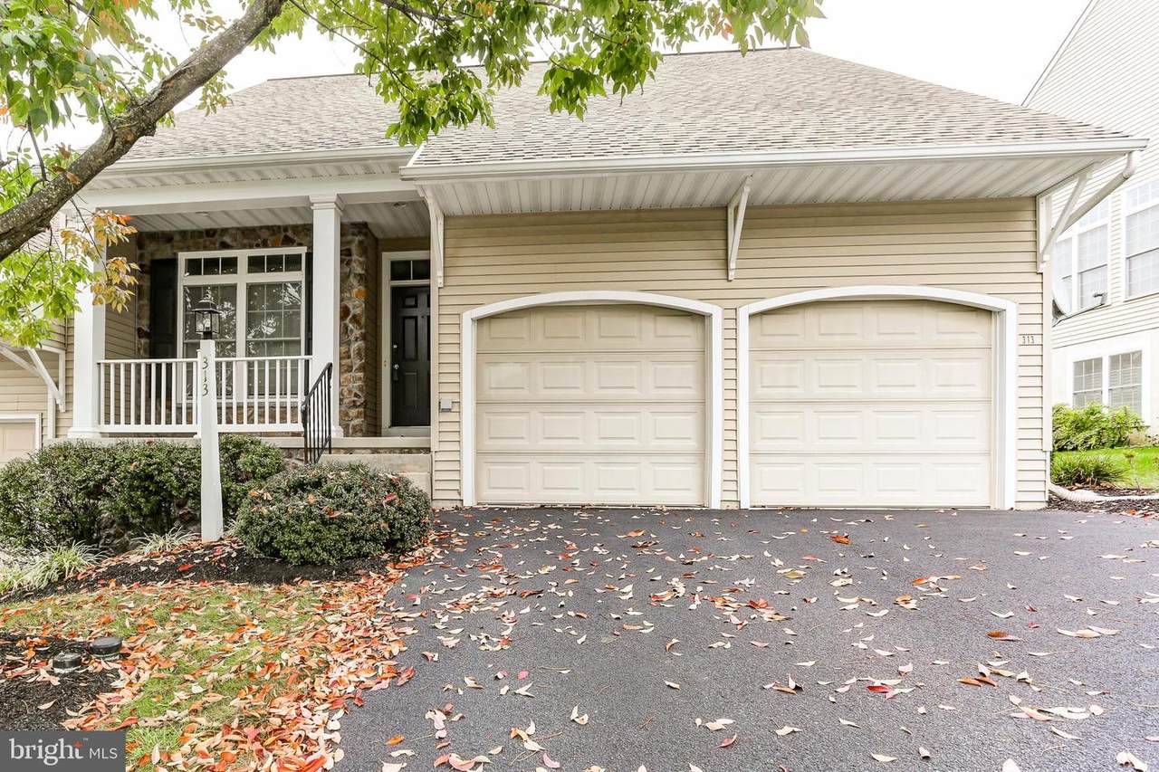 313 Houffman - Photo 1