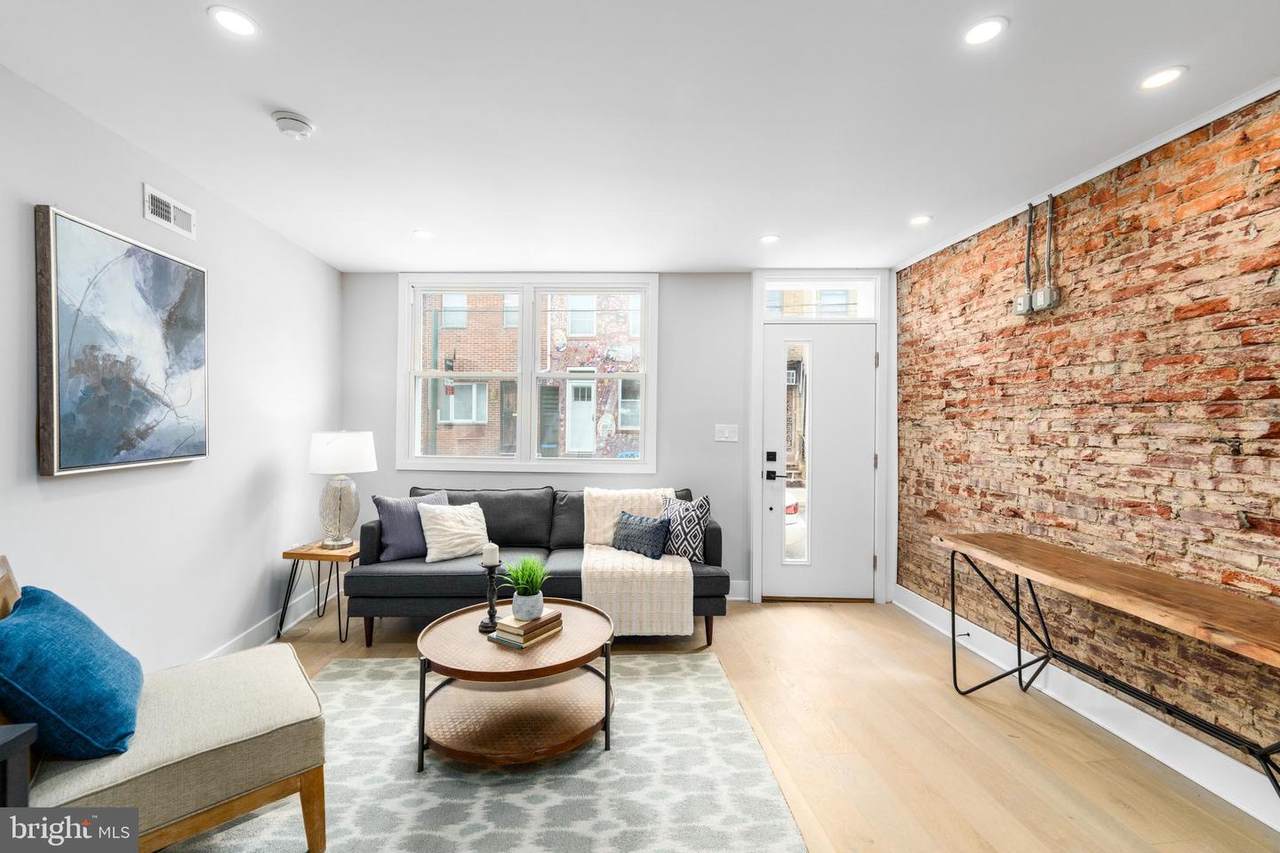 833 Sears Street - Photo 1