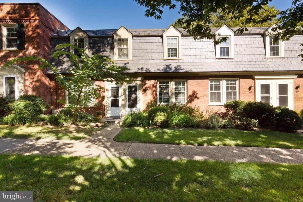 1030 Barton Street - Photo 1