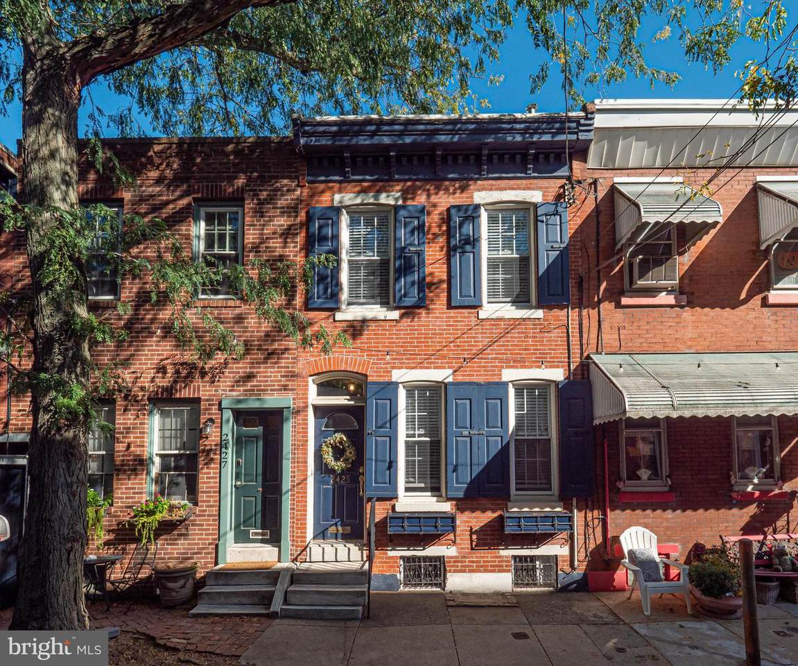 2425 Meredith Street - Photo 1