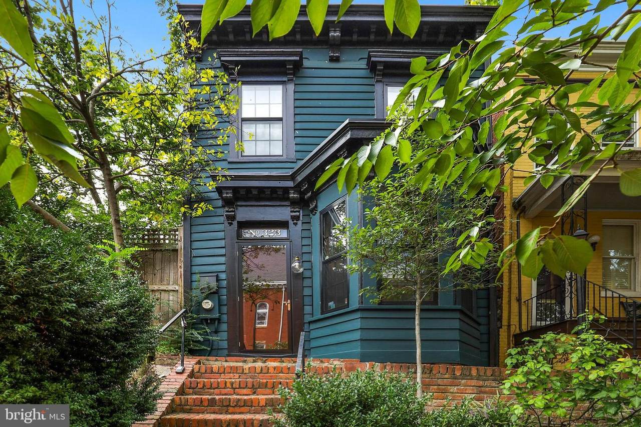 323 4TH Street - Photo 1