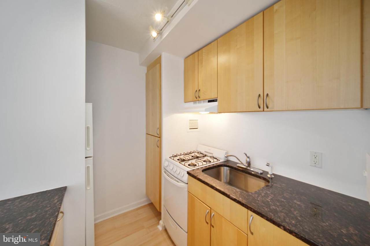 2101 Chestnut Street - Photo 1