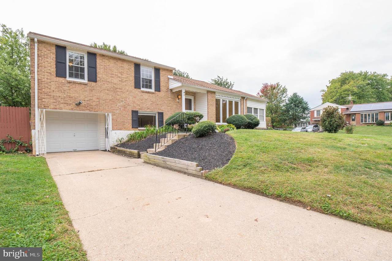 318 Pinehurst Road - Photo 1