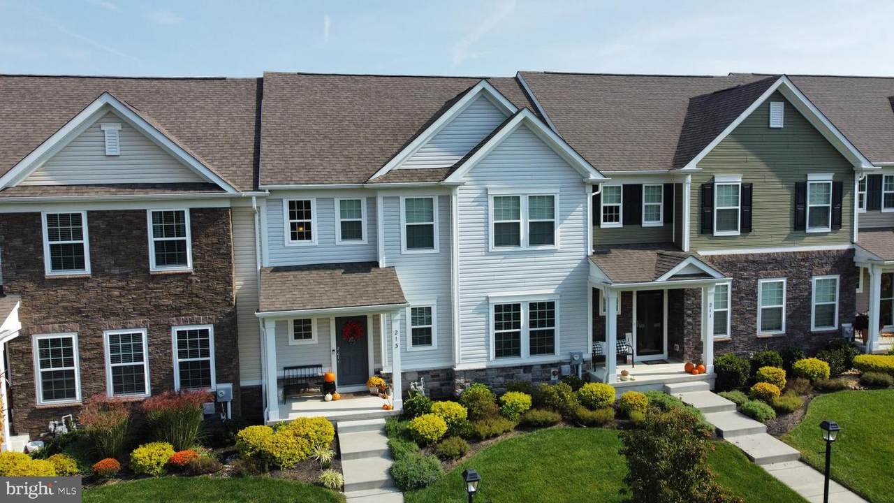 213 Hanover Court - Photo 1