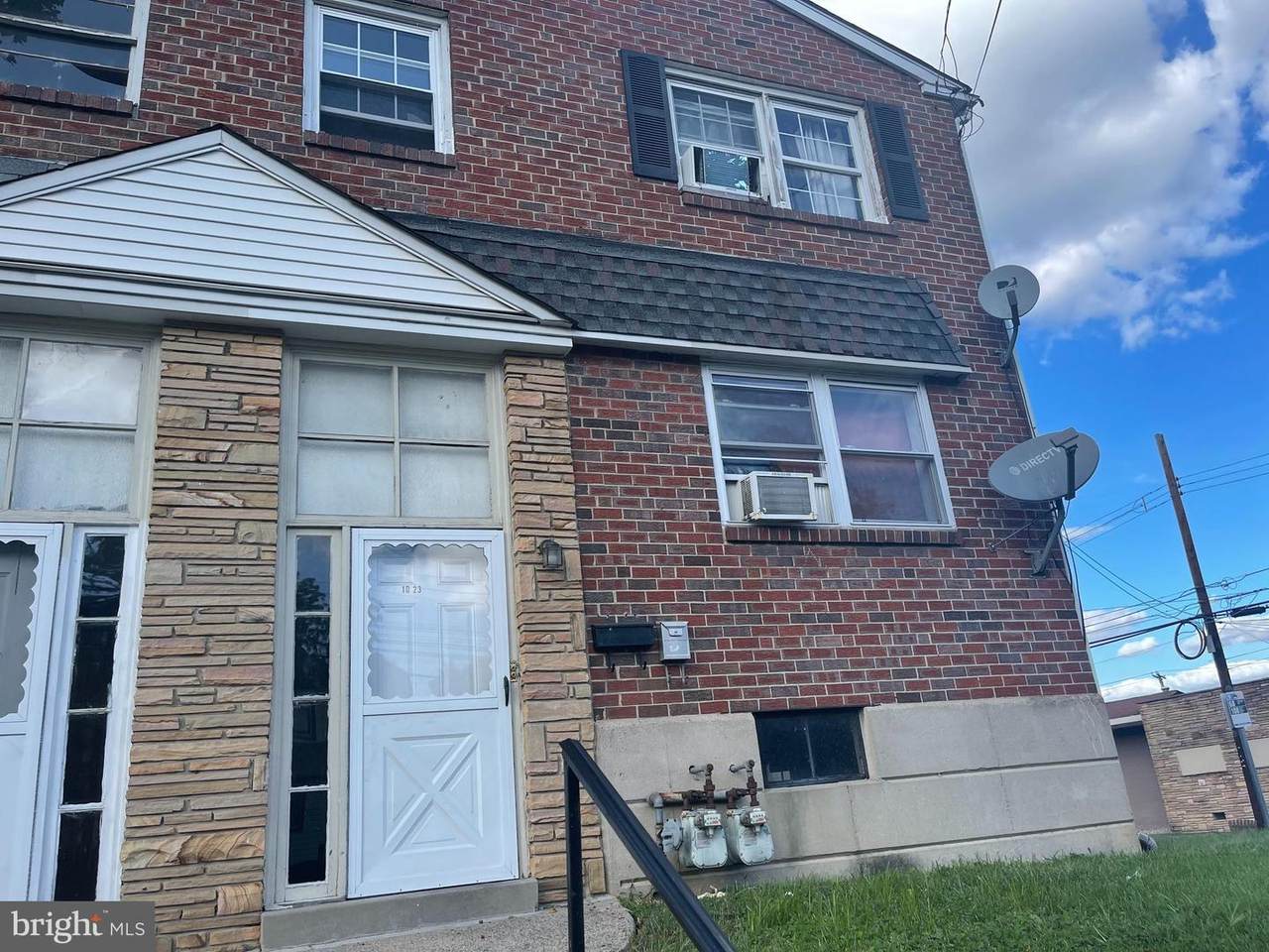 1021 Pembroke Avenue - Photo 1