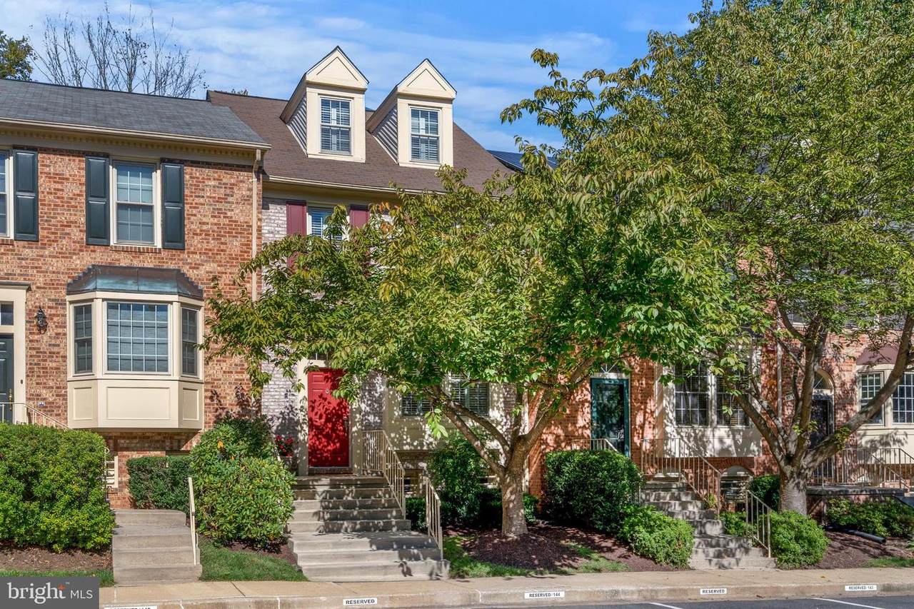 5523 Englishman Place - Photo 1