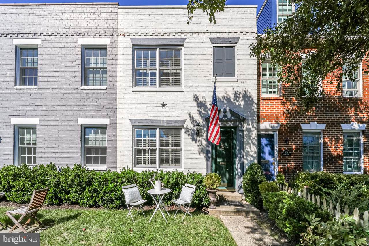 905 Green Street - Photo 1