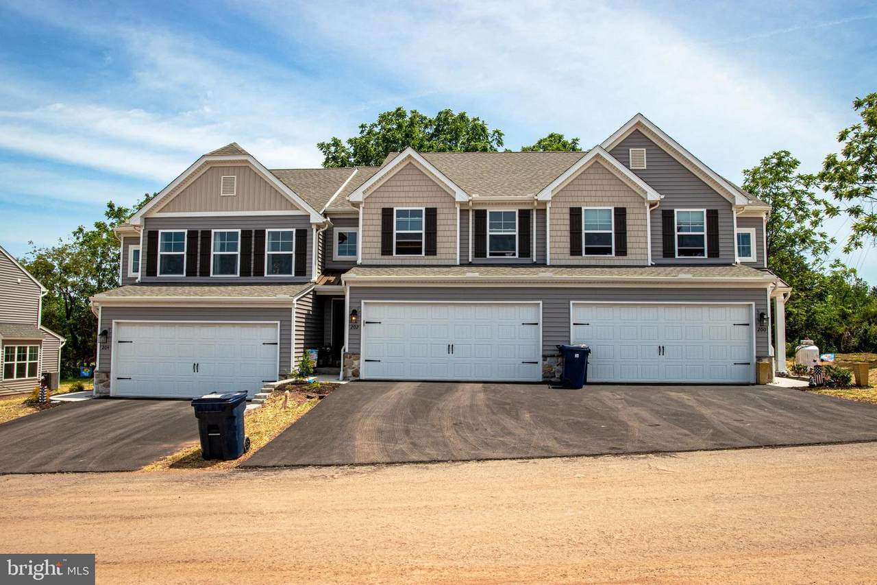 306 Hayward Court - Photo 1