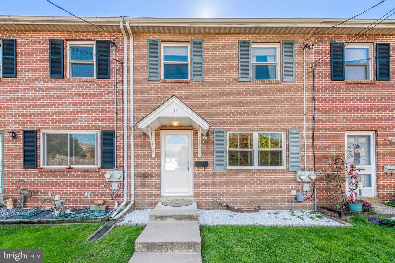 154 Montgomery - Photo 1