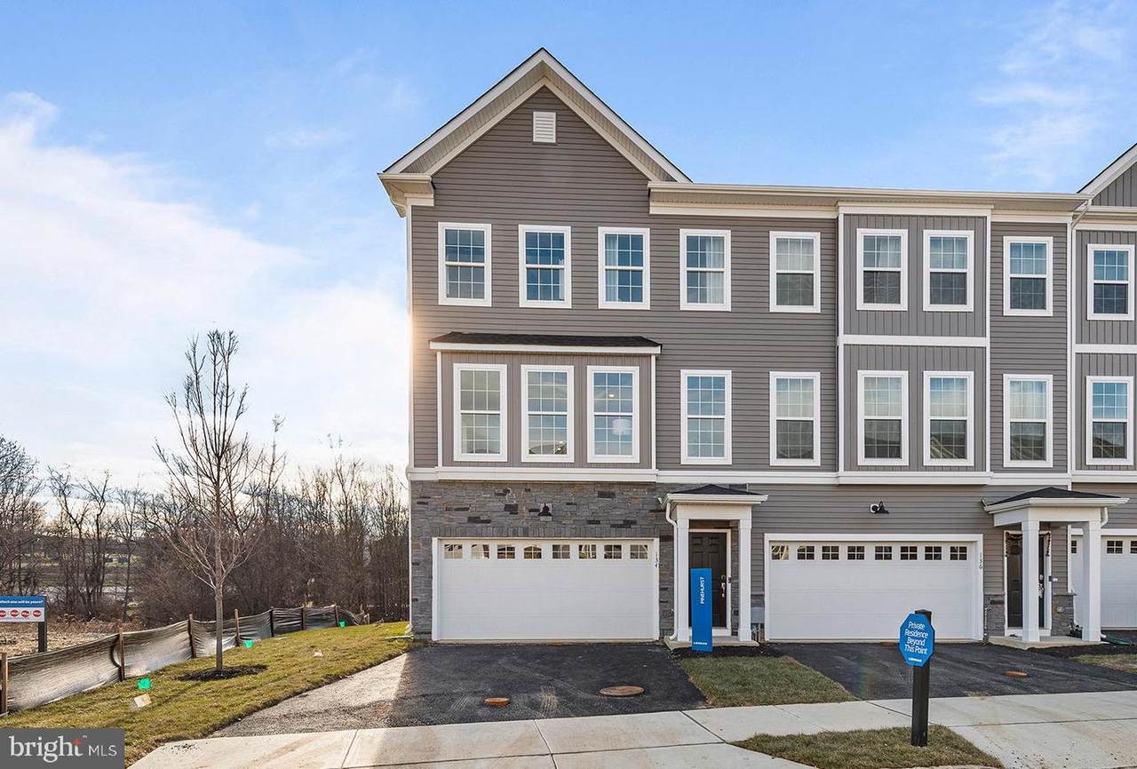 6 Livingston Lane - Photo 1