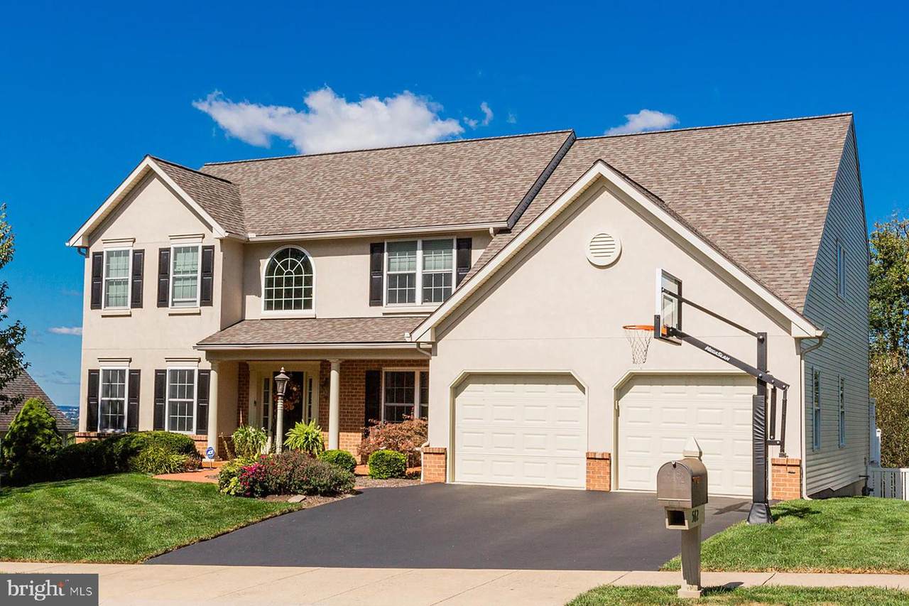 562 Eagles View - Photo 1