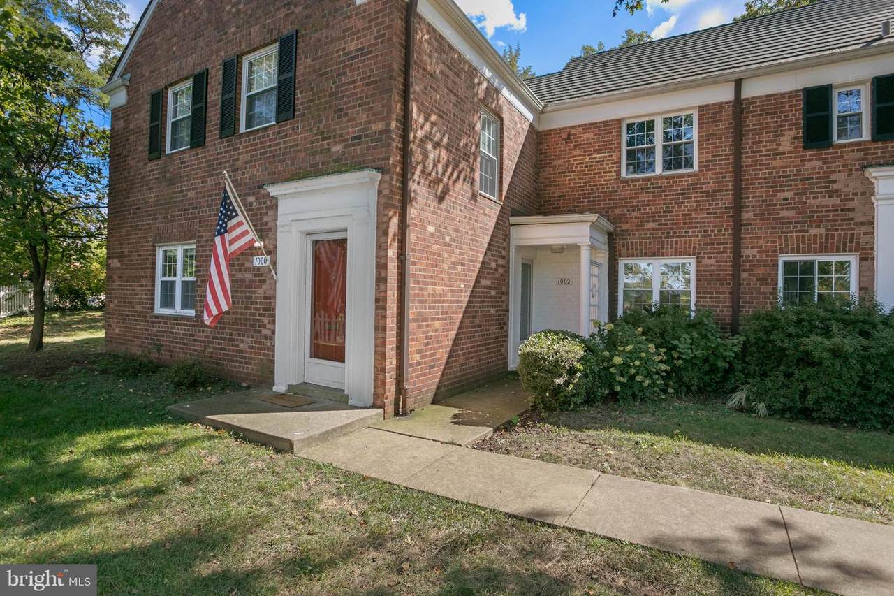 1002 Valley Drive - Photo 1