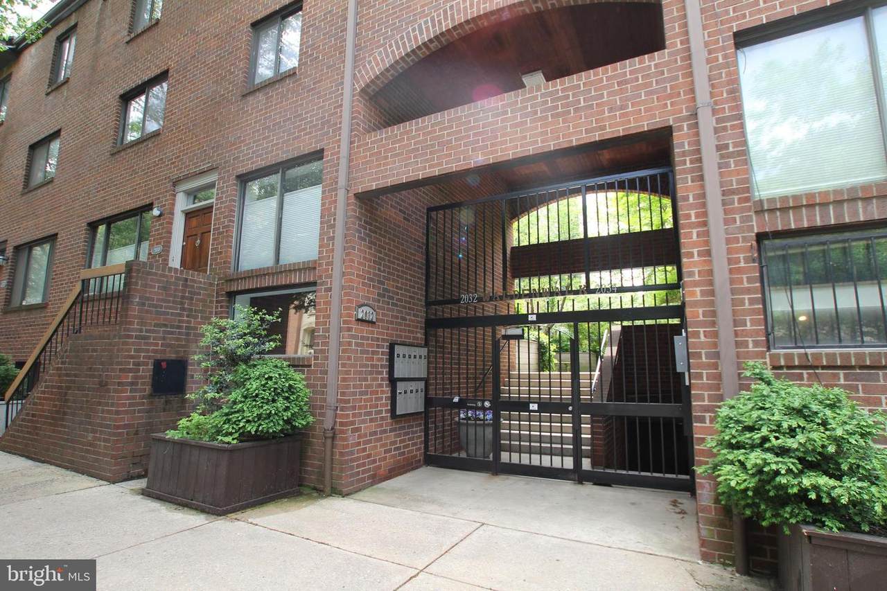 2032 Arch Street - Photo 1