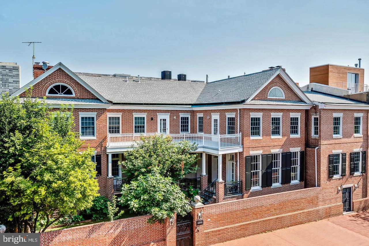 113-21 Bainbridge Street - Photo 1