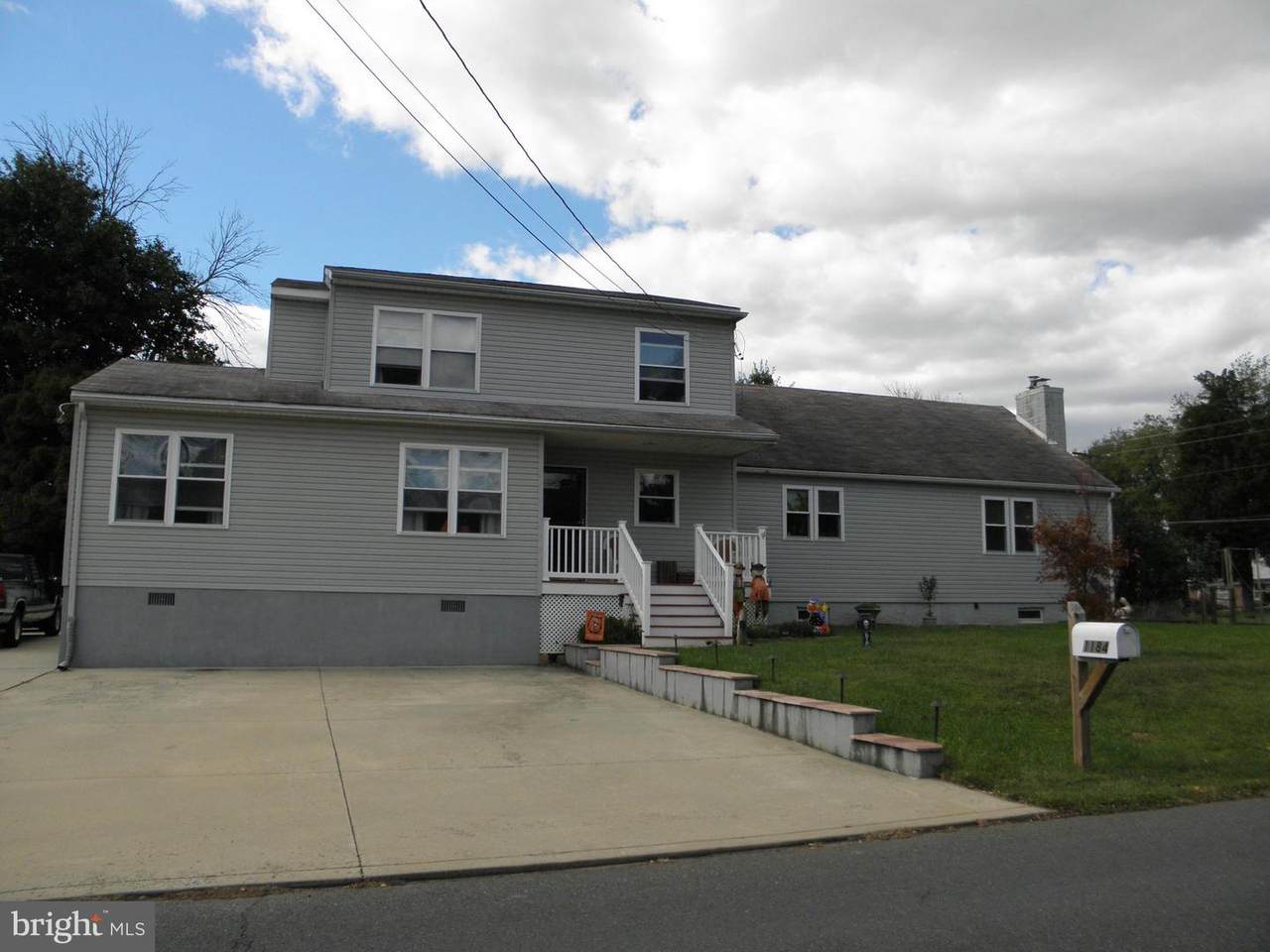 1184 Maple Avenue - Photo 1